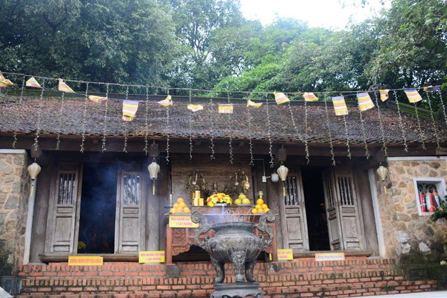 chua huong tich ha tinh.jpg
